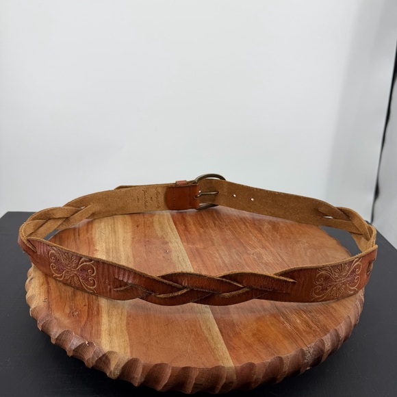 Vtg Aeropostale Brown & gold genuine leather BoHo belt braided floral embossed L - Picture 3 of 8